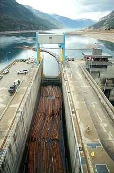 Hugh Keenleyside Dam  Photo courtesy of BC Hydro