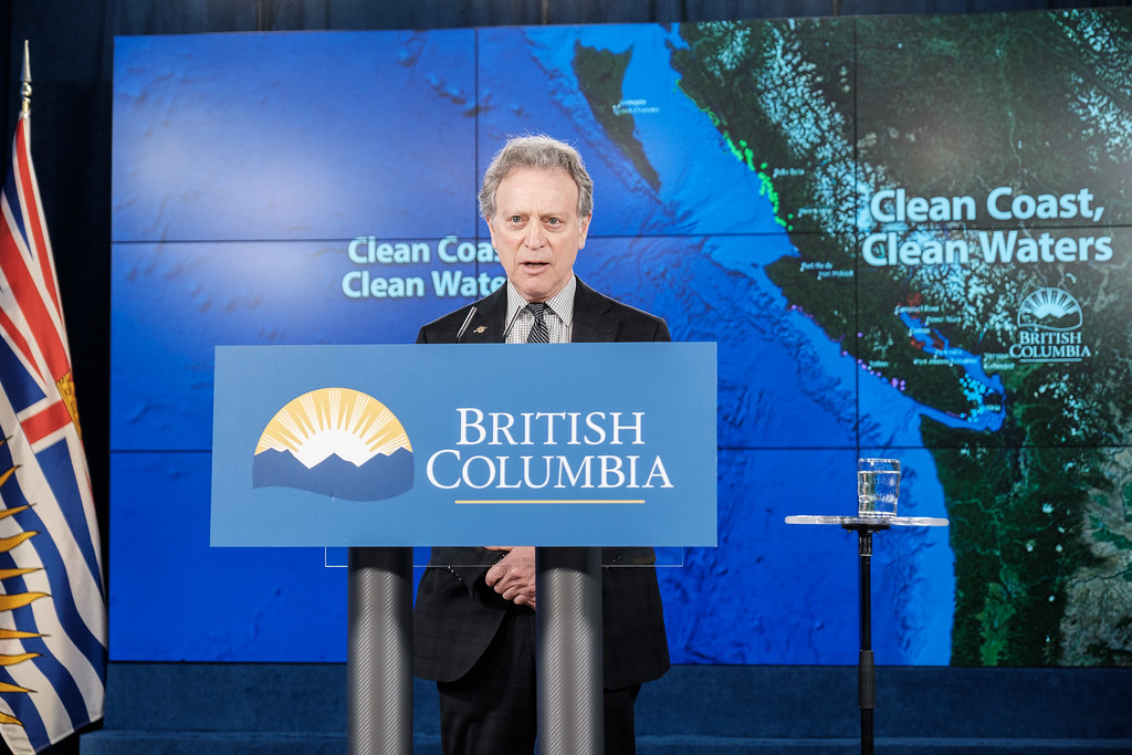 Shoreline projects tackling marine debris, abandoned boats | BC Gov News